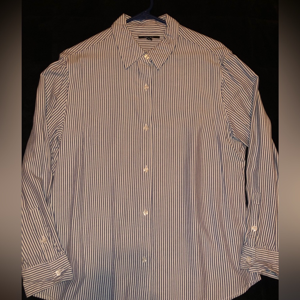 Tahari womens button up shirt